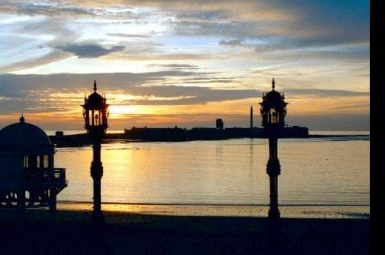 Alojamientos Cadiz Sol المظهر الخارجي الصورة